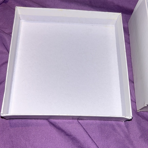 Vintage Italian made in Italy Versace Display Box case minors signs of use white - Picture 6 of 6